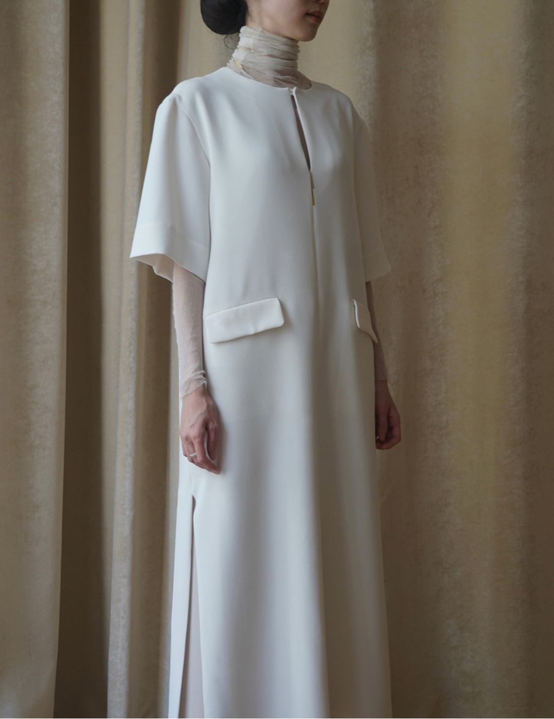 Mark Kenly Domino Tan | Daviana Dress・Ivory