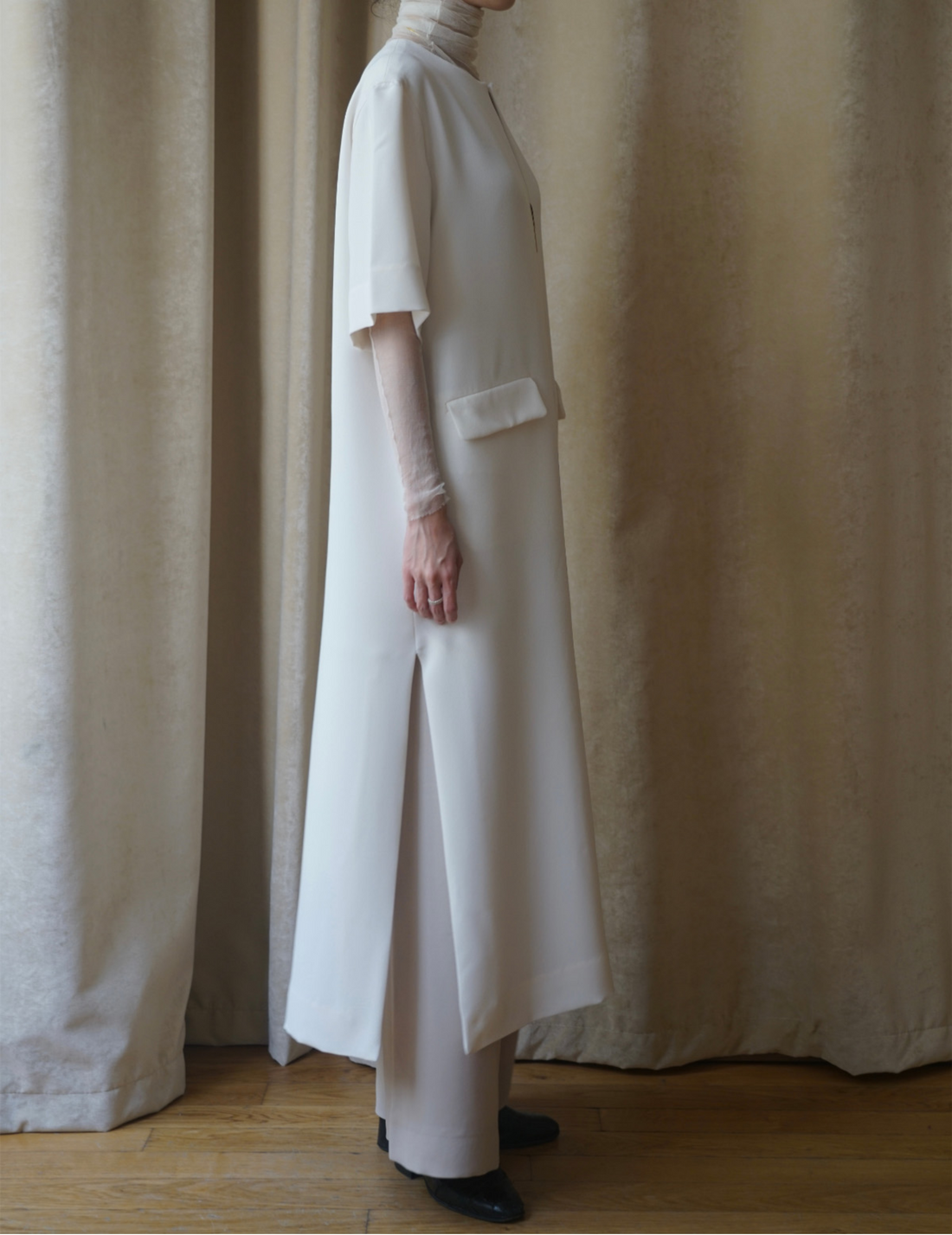 Mark Kenly Domino Tan | Daviana Dress・Ivory