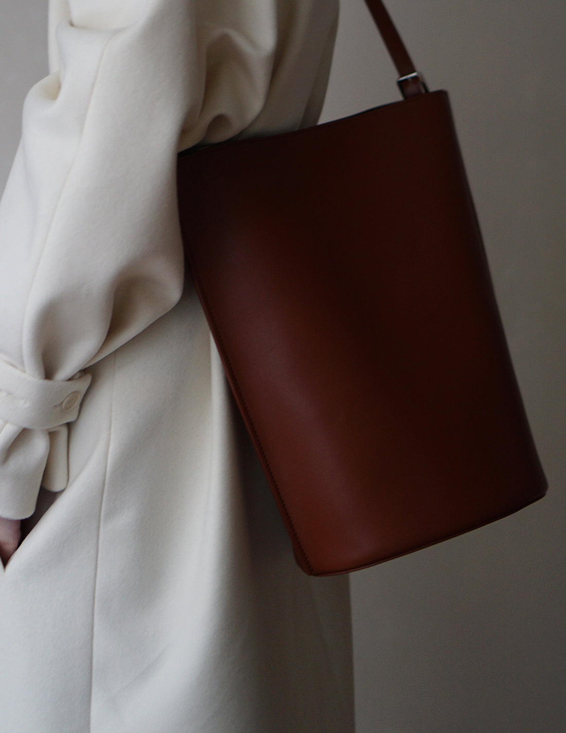 UP TO YOU ANTHOLOGY | Cylinder Bag - Brown