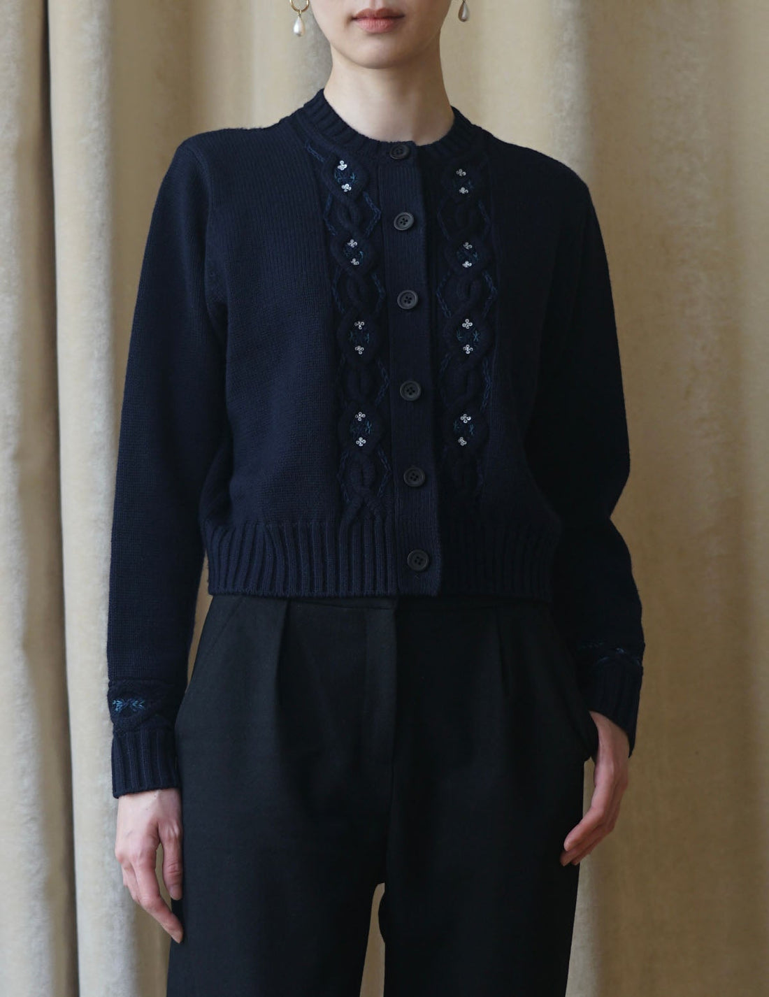 Sun Yu Hong | Beaded Knit Cardigan・Navy