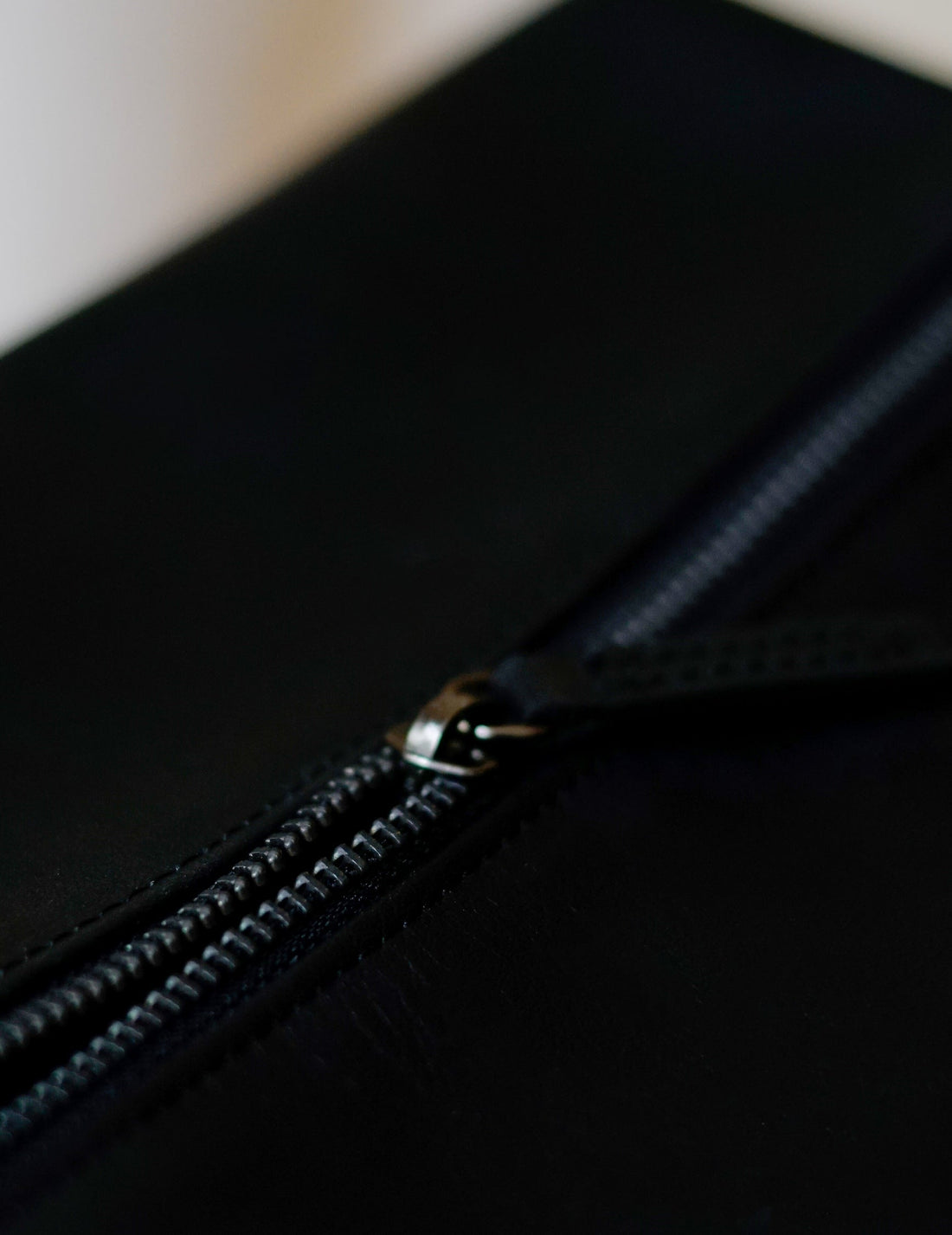 Leather Toiletry Bag・Black