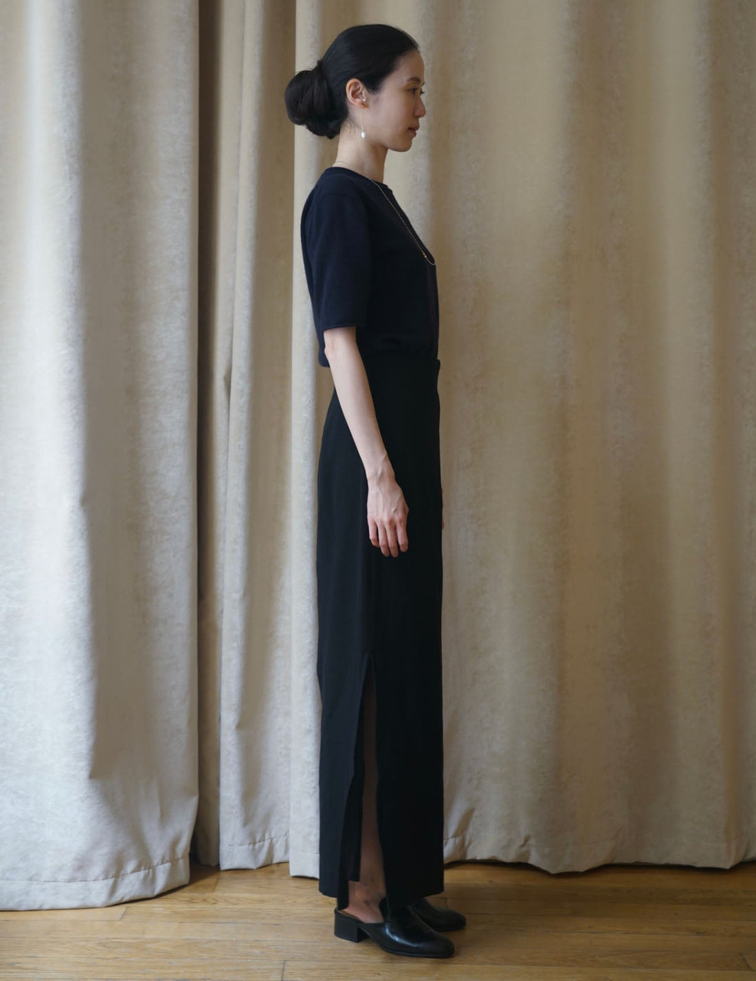 Sun Yu Hong | Cotton Side Slit Skirt・Black