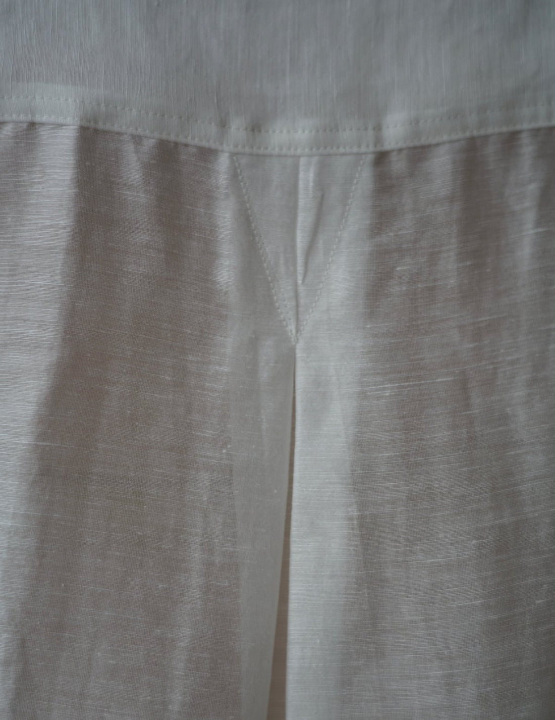 Mark Kenly Domino Tan | Atelier Sigga Shirt・White