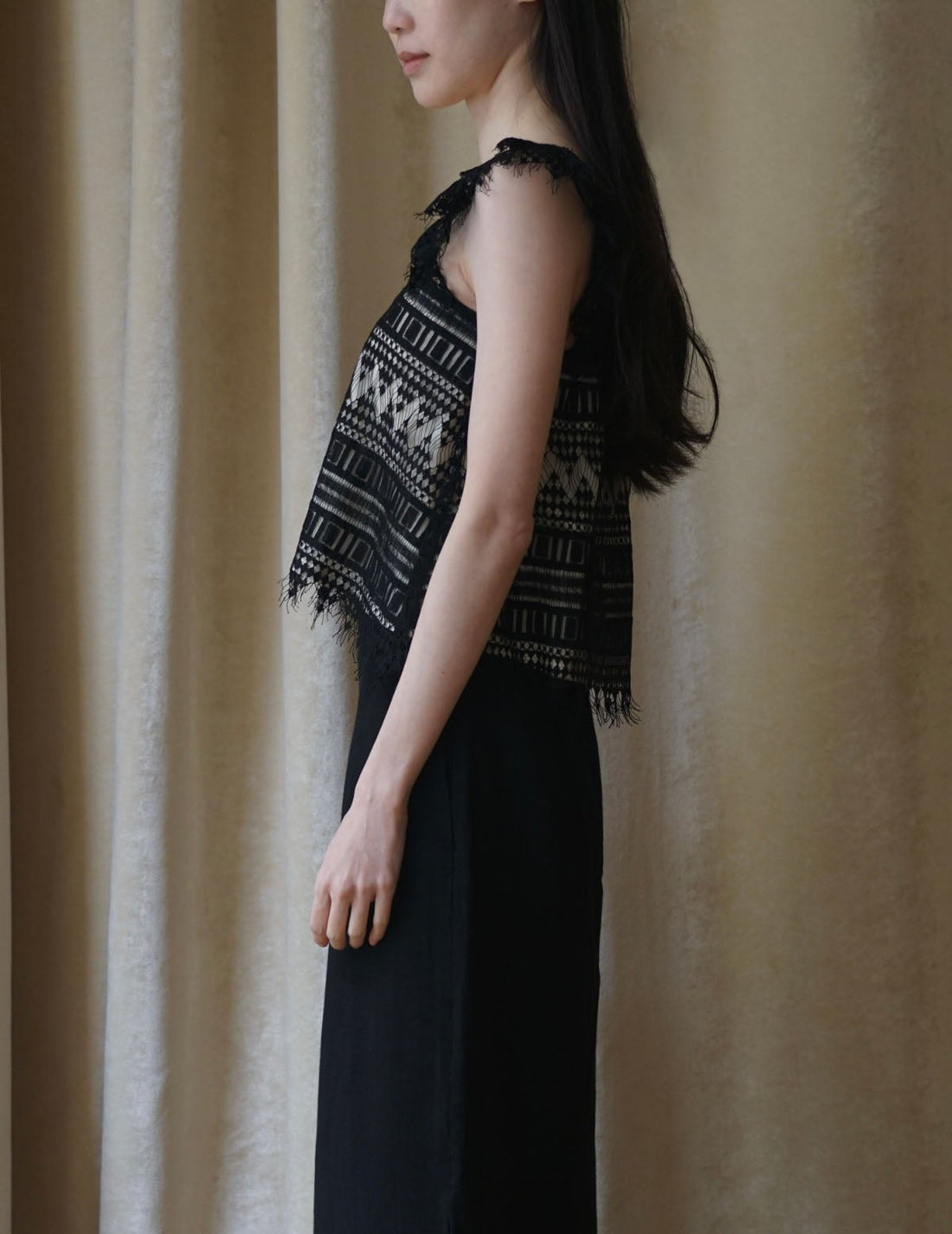 Sun Yu Hong | Triangle Lace Tassel Vest