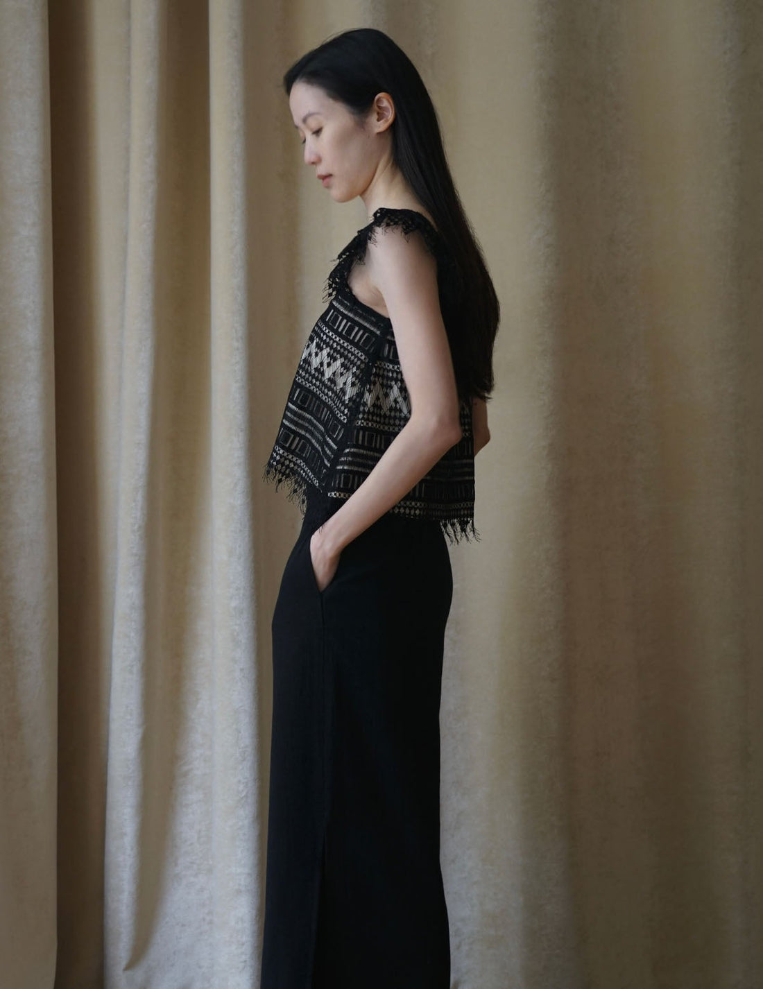 Sun Yu Hong | Triangle Lace Tassel Vest