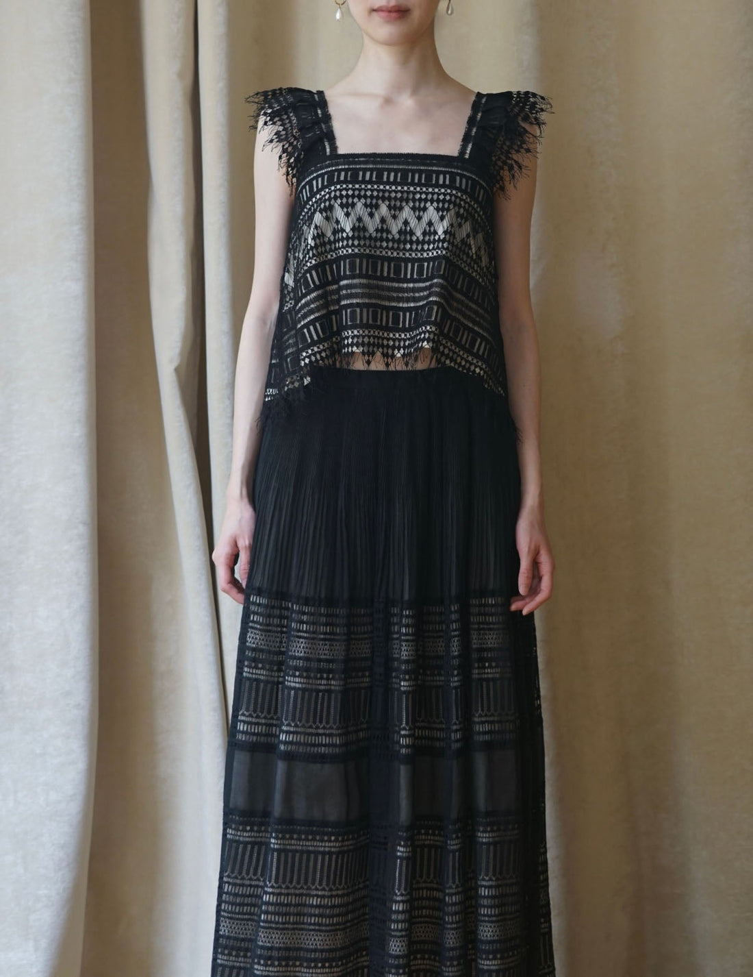 Sun Yu Hong | Triangle Lace Tassel Vest