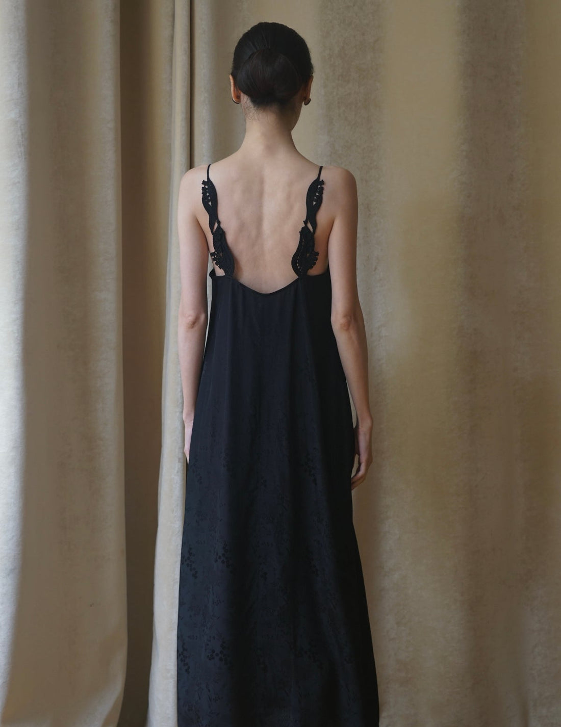 MAME KUROGOUCHI | Floral Jacquard Camisole Dress・Black