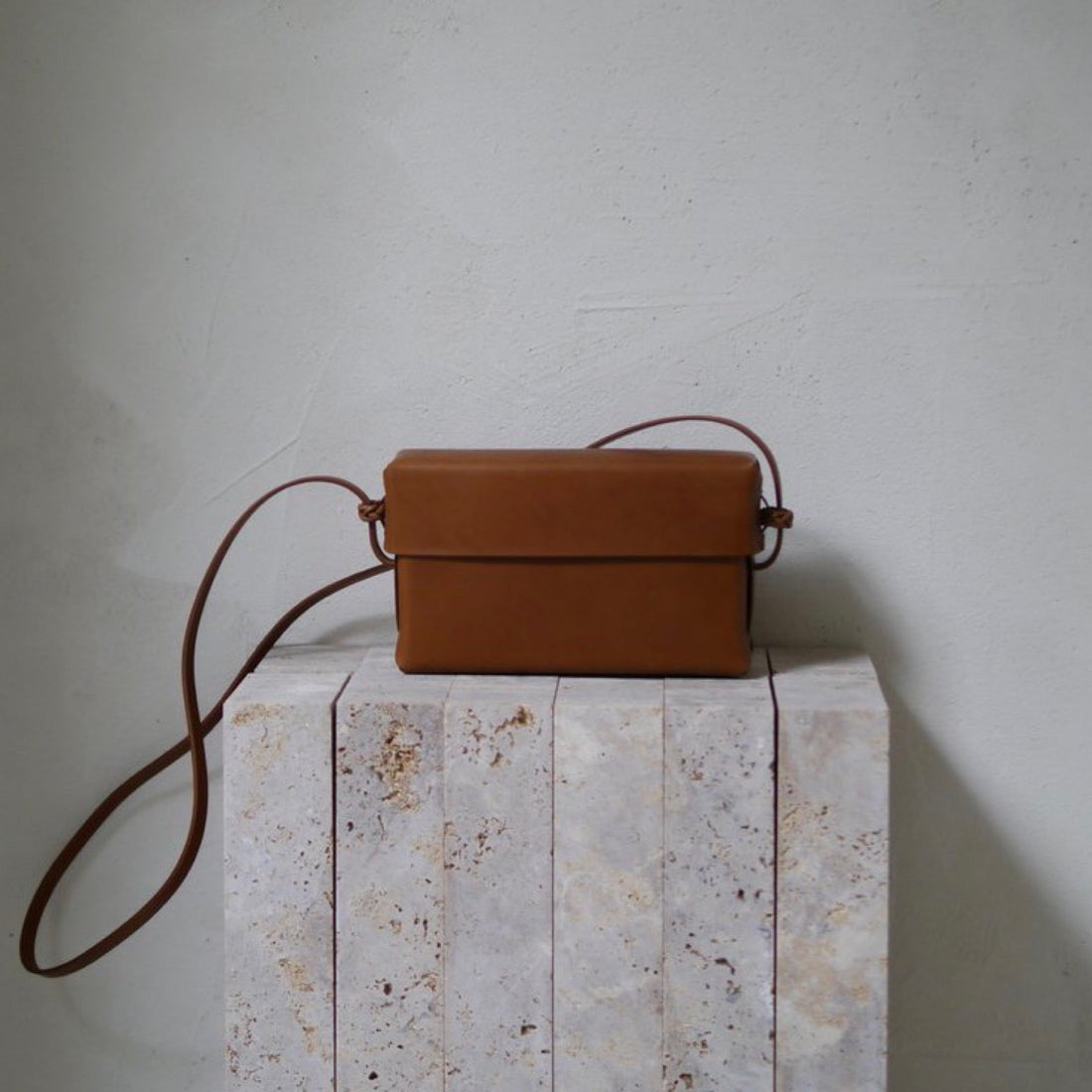 Woven Lid Bag - Brown