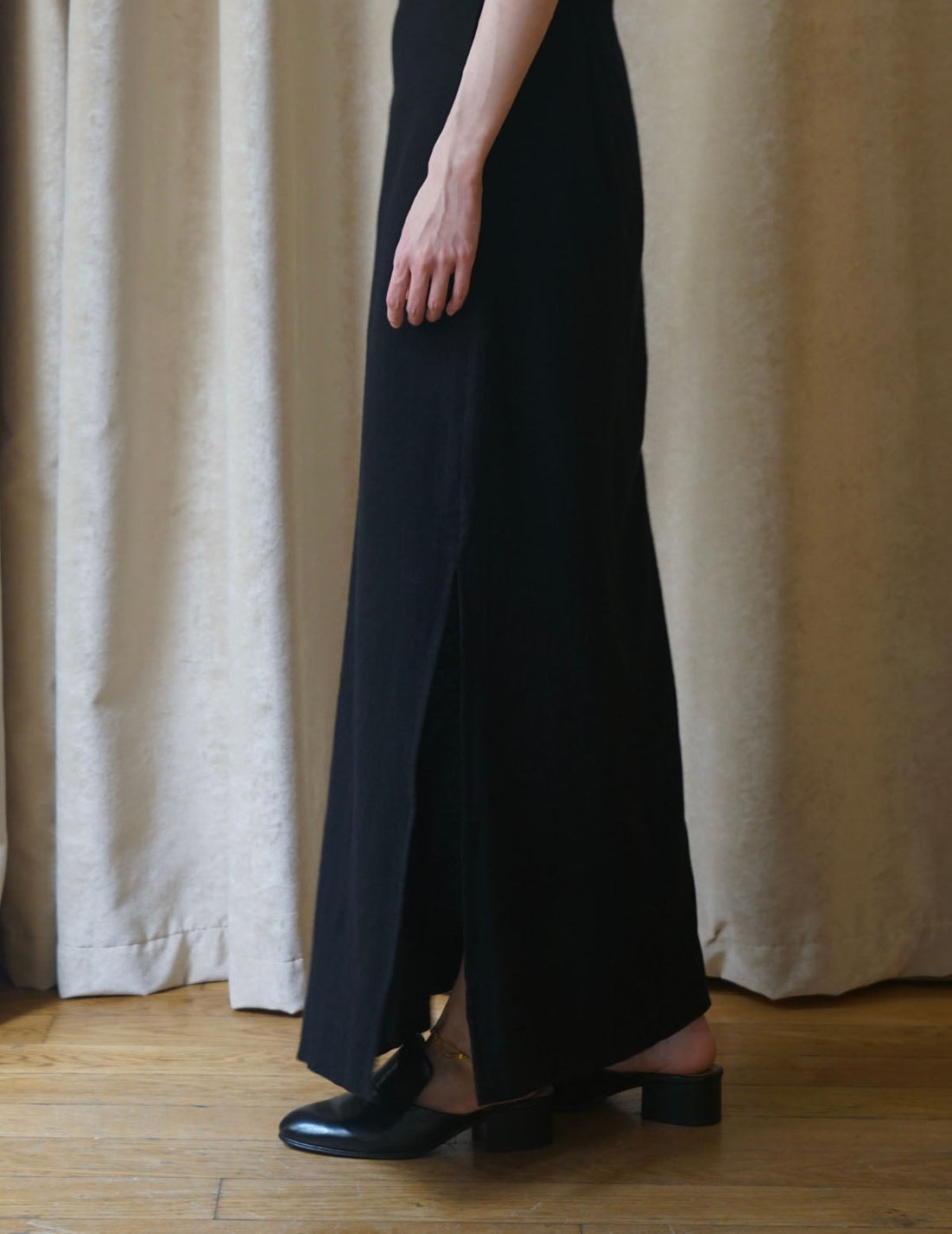 Sun Yu Hong | Cotton Side Slit Skirt・Black