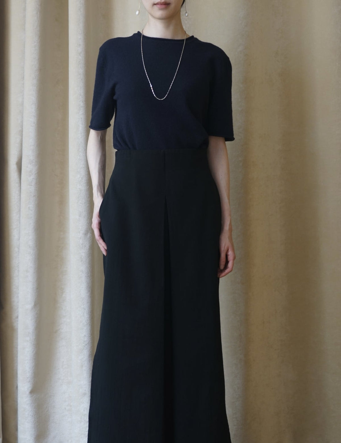 Sun Yu Hong | Cotton Side Slit Skirt・Black