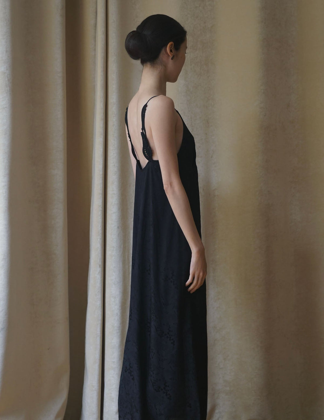 MAME KUROGOUCHI | Floral Jacquard Camisole Dress・Black