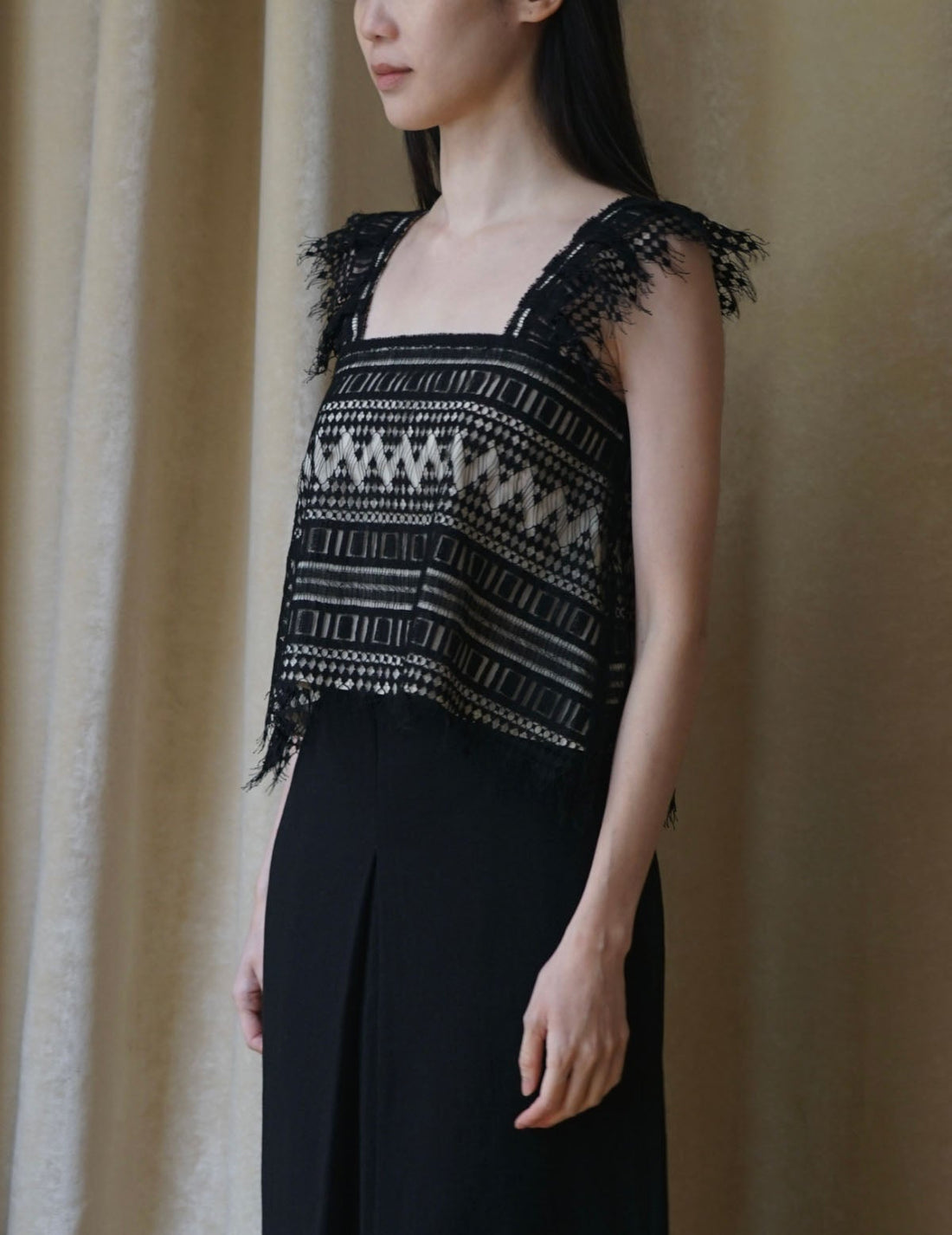 Sun Yu Hong | Triangle Lace Tassel Vest