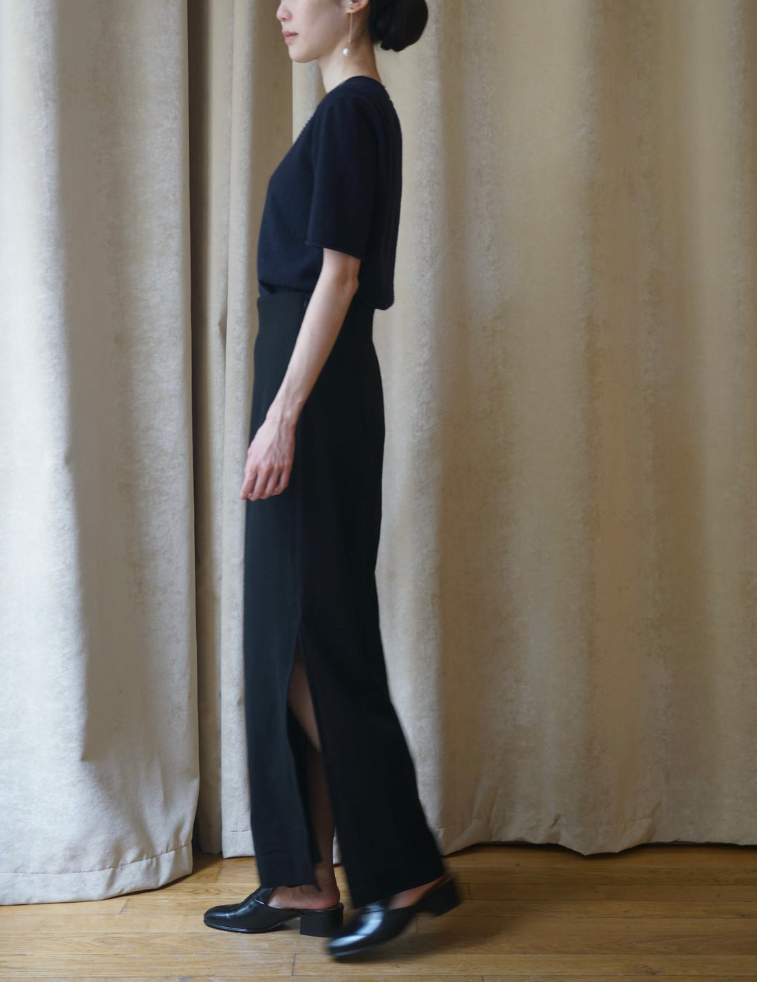 Sun Yu Hong | Cotton Side Slit Skirt・Black