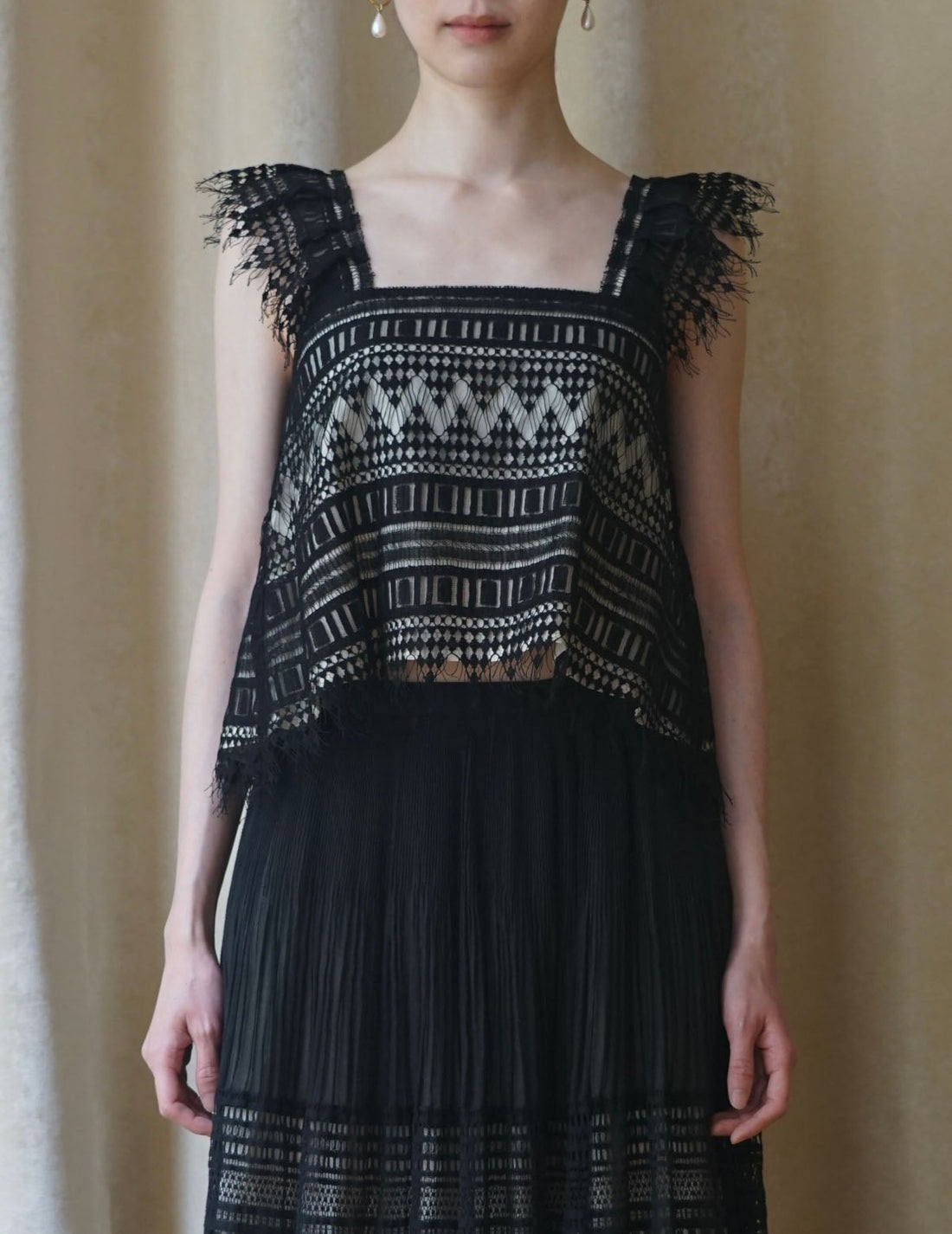 Sun Yu Hong | Triangle Lace Tassel Vest