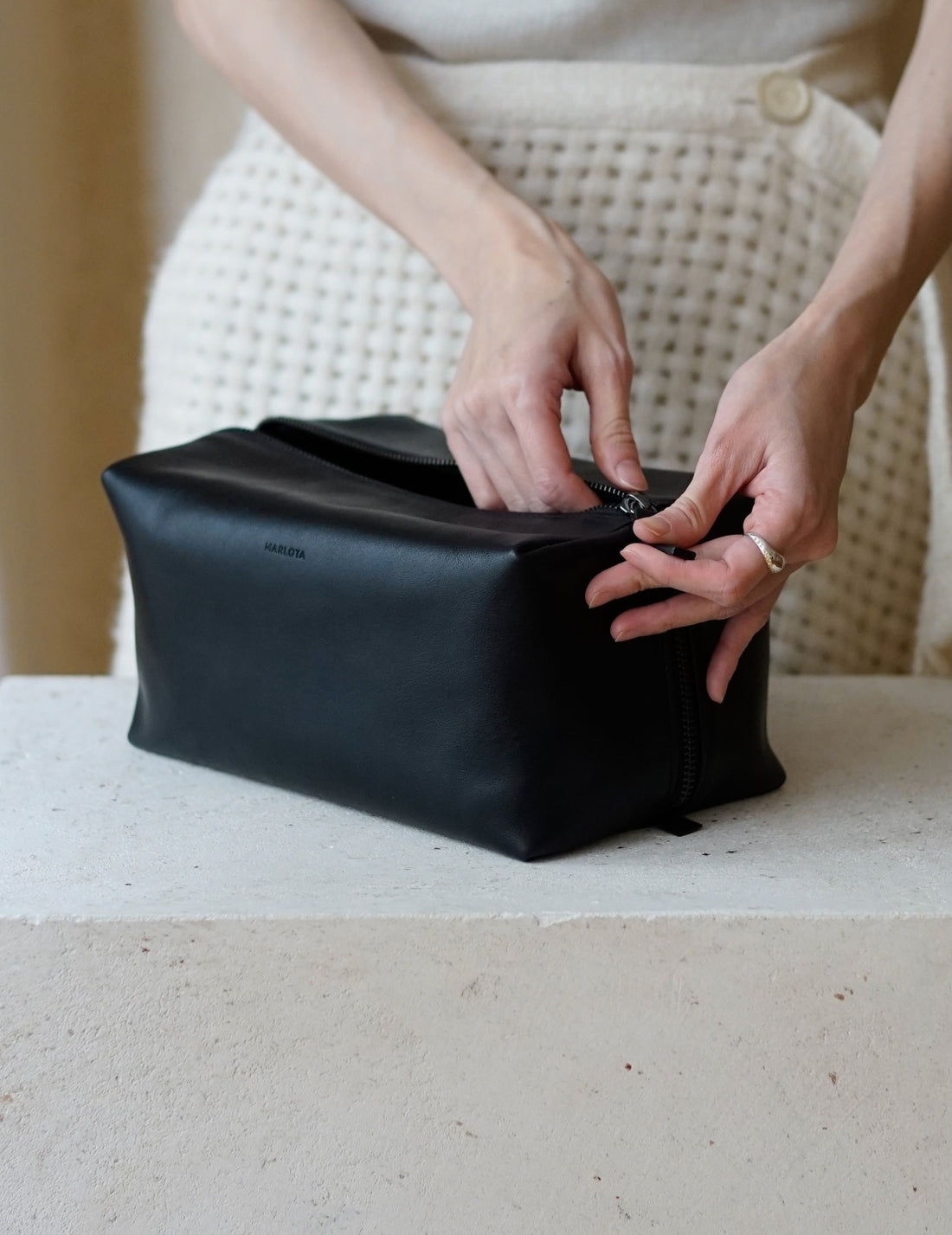 Leather Toiletry Bag・Black