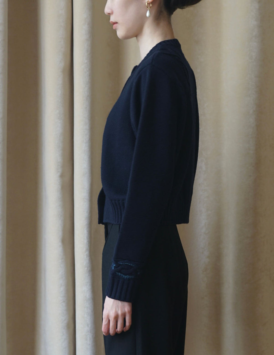 Sun Yu Hong | Beaded Knit Cardigan・Navy