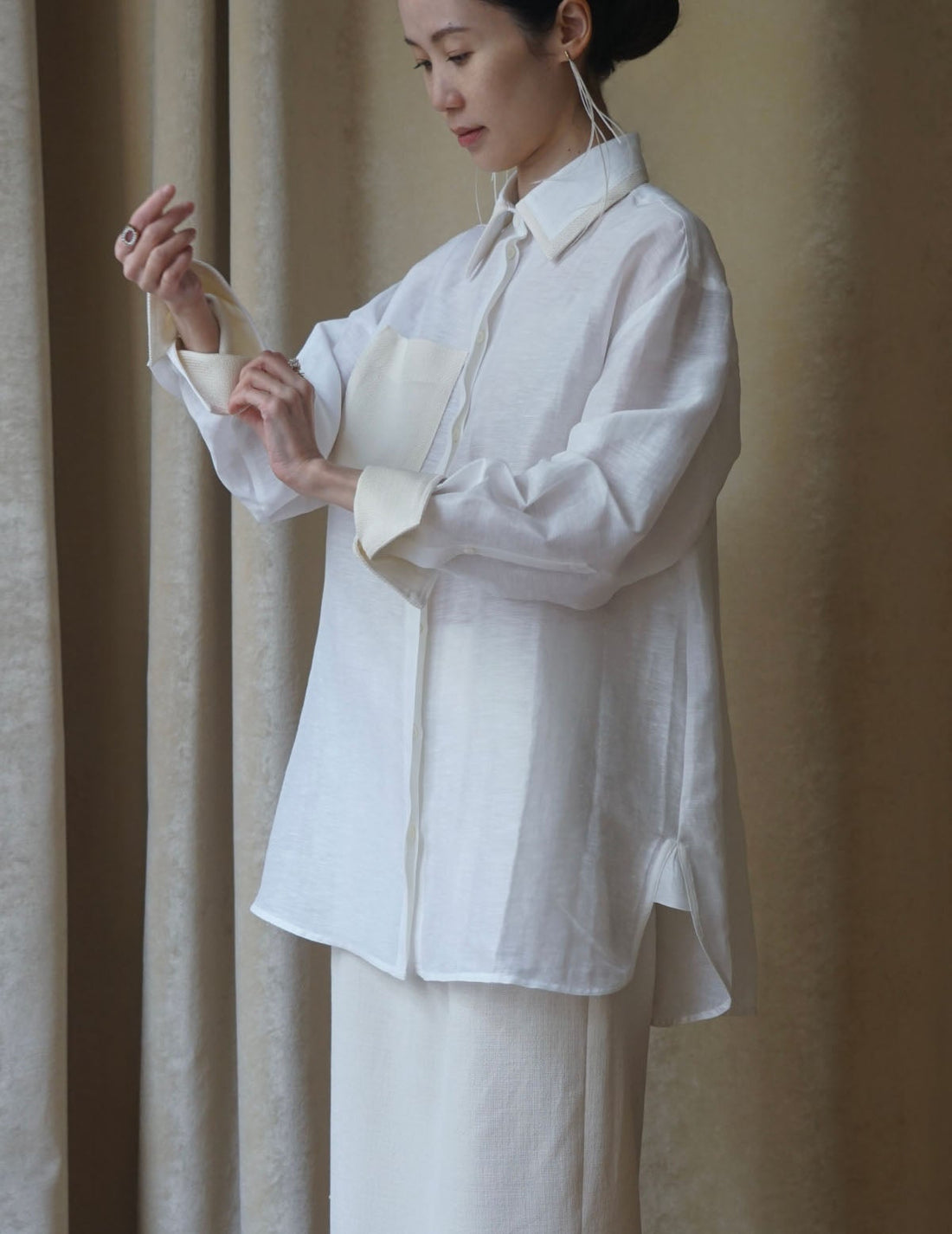 Mark Kenly Domino Tan | Atelier Sigga Shirt・White