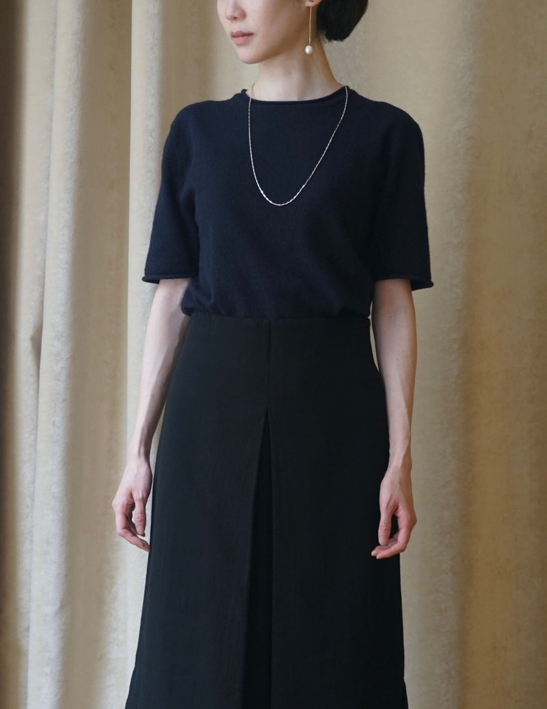 Sun Yu Hong | Cotton Side Slit Skirt・Black