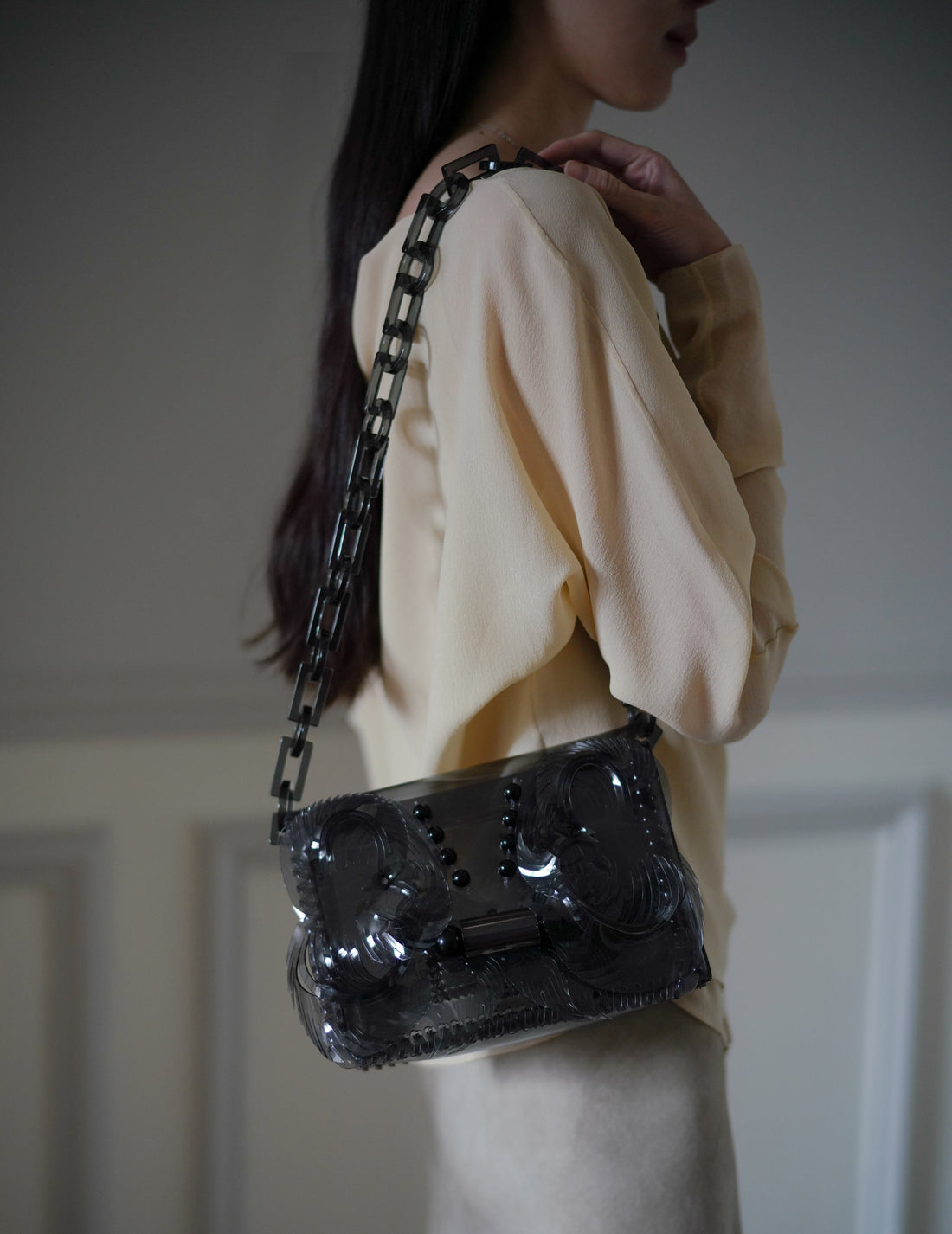 MAME KUROGOUCHI | Transparent Sculptural Mini Chain Bag・Black