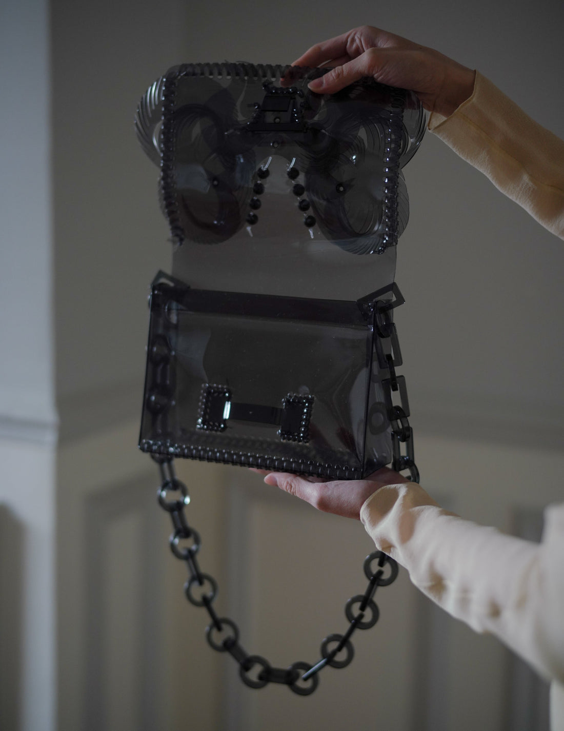 MAME KUROGOUCHI | Transparent Sculptural Mini Chain Bag・Black