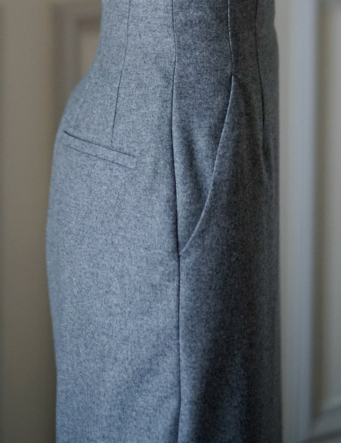 MAME KUROGOUCHI | Wool Flannel I-Line Skirt．Grey