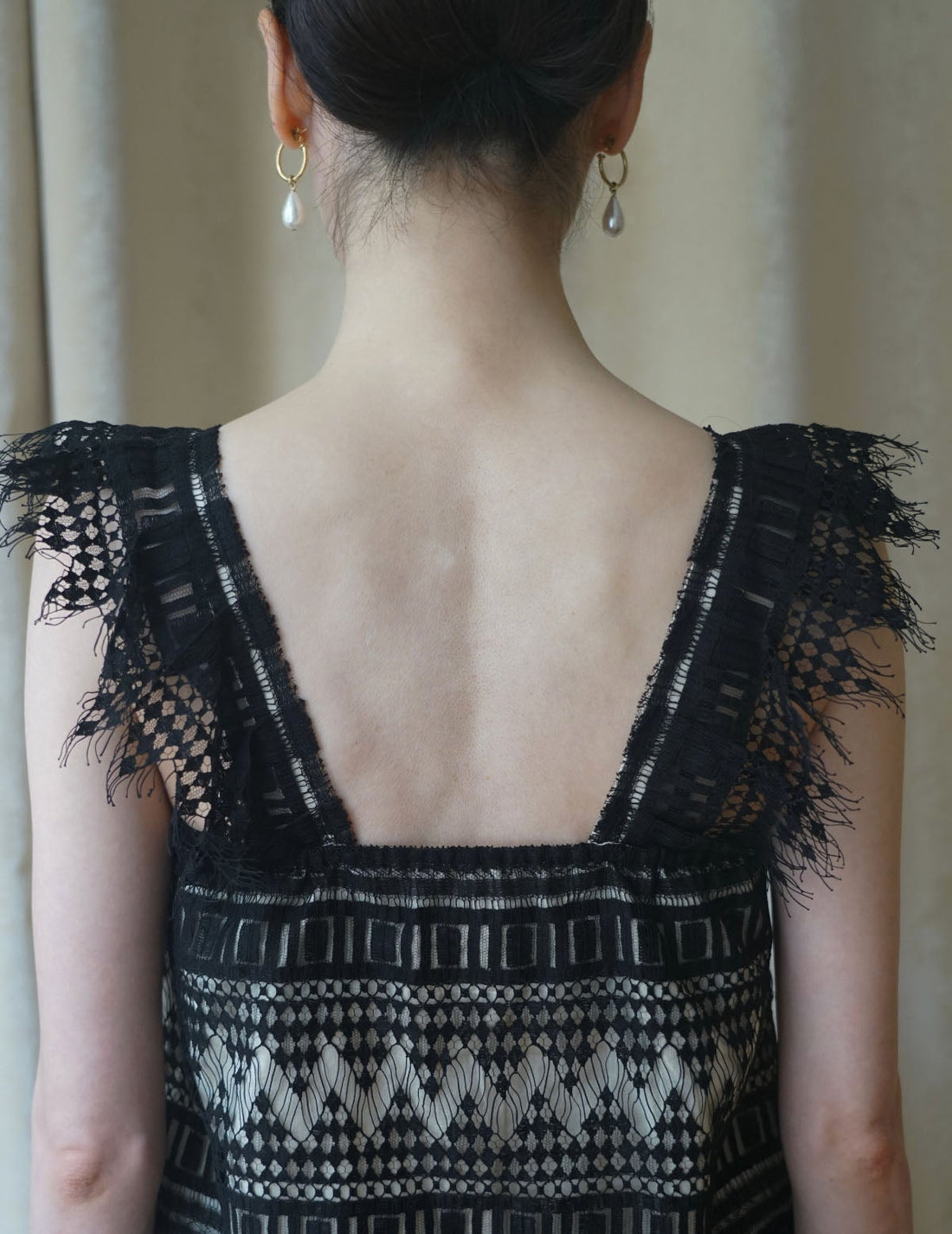 Sun Yu Hong | Triangle Lace Tassel Vest