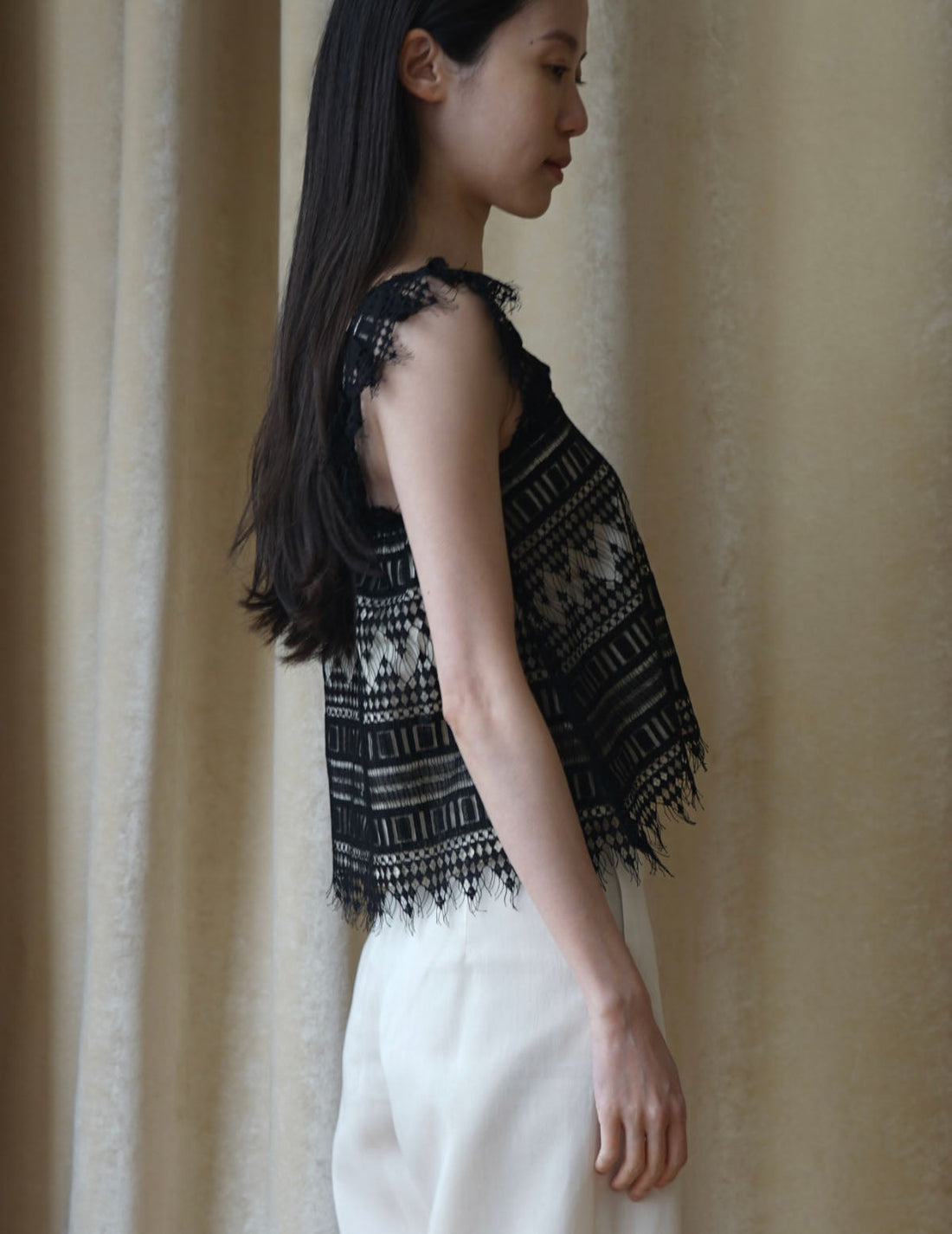 Sun Yu Hong | Triangle Lace Tassel Vest