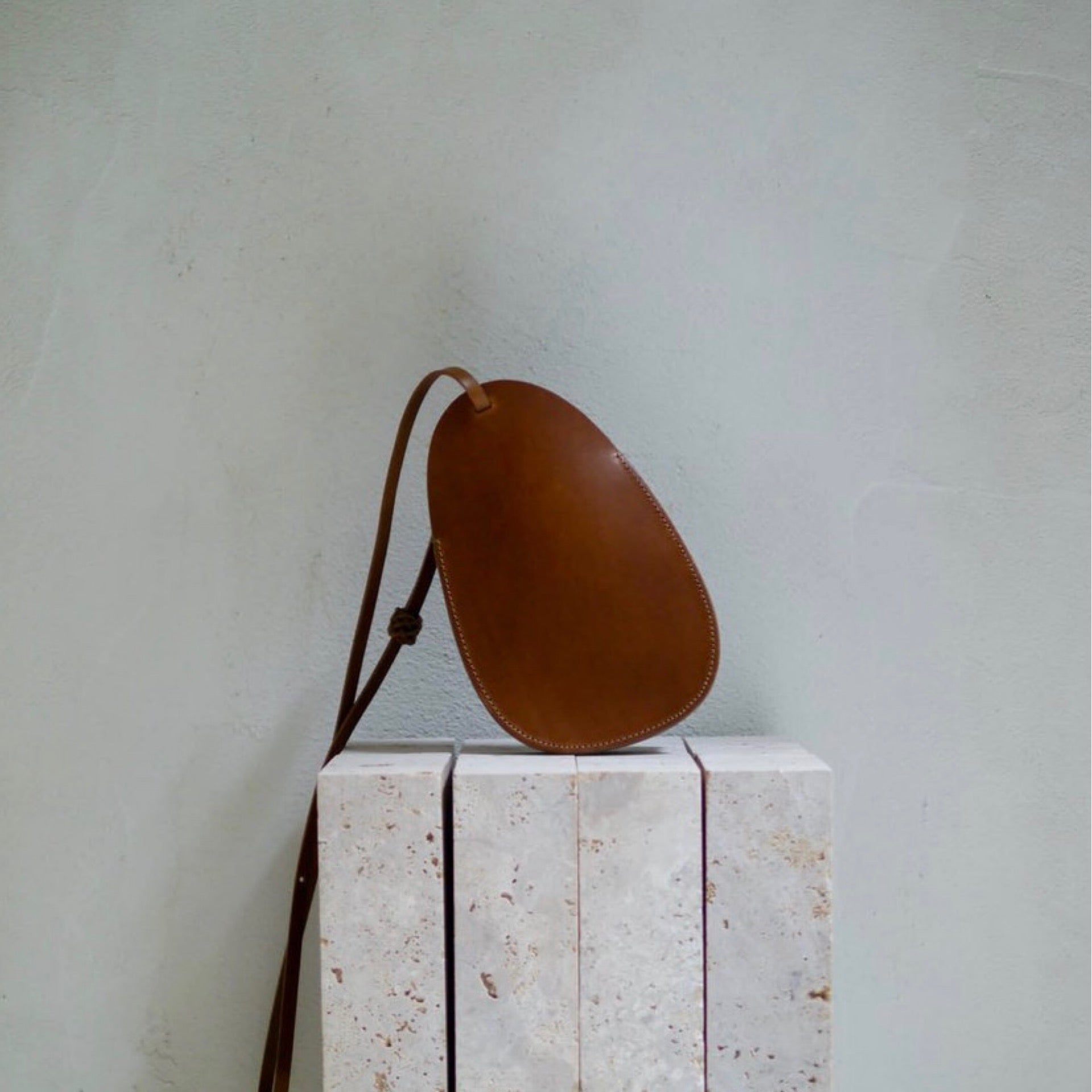 Pebble Pouch Brown．S