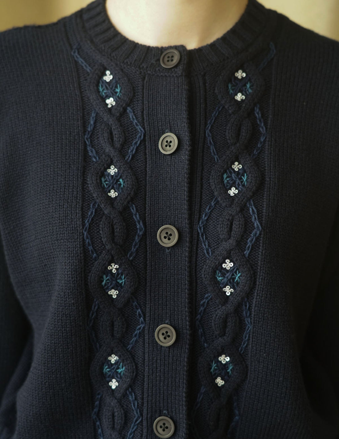 Sun Yu Hong | Beaded Knit Cardigan・Navy