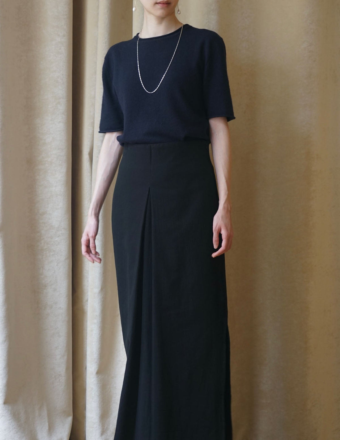 Sun Yu Hong | Cotton Side Slit Skirt・Black