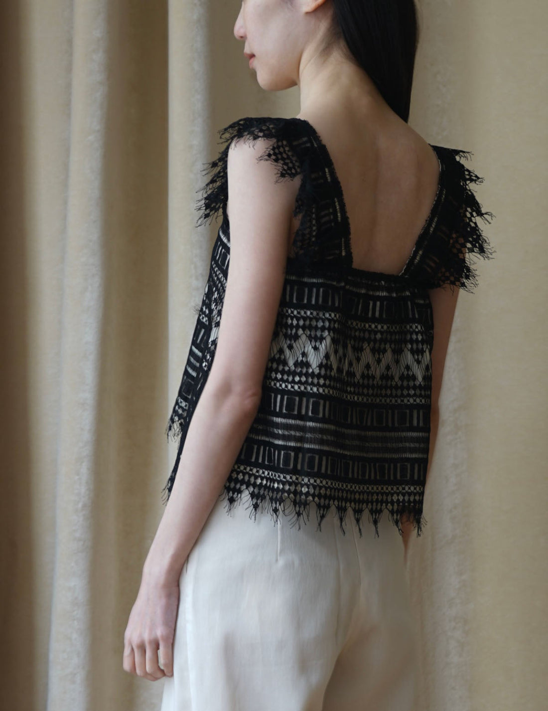 Sun Yu Hong | Triangle Lace Tassel Vest