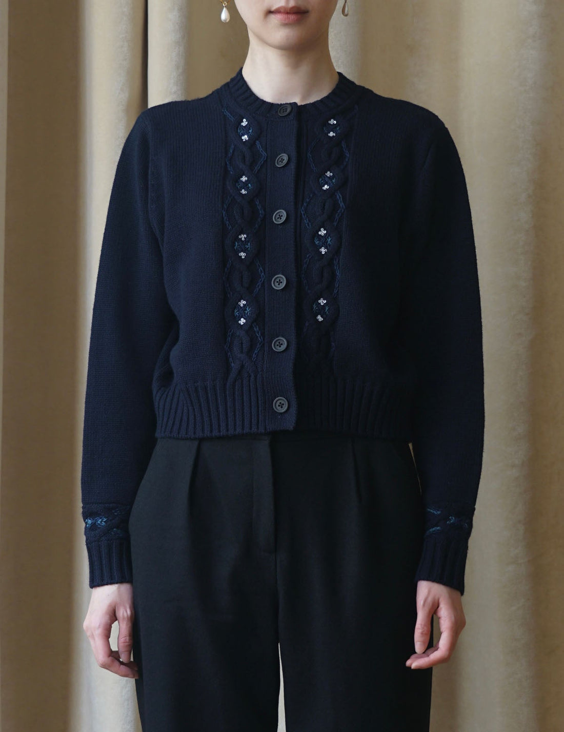 Sun Yu Hong | Beaded Knit Cardigan・Navy