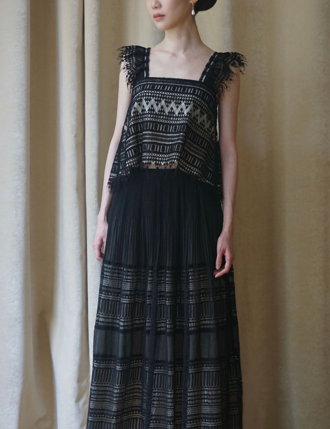 Sun Yu Hong | Triangle Lace Tassel Vest