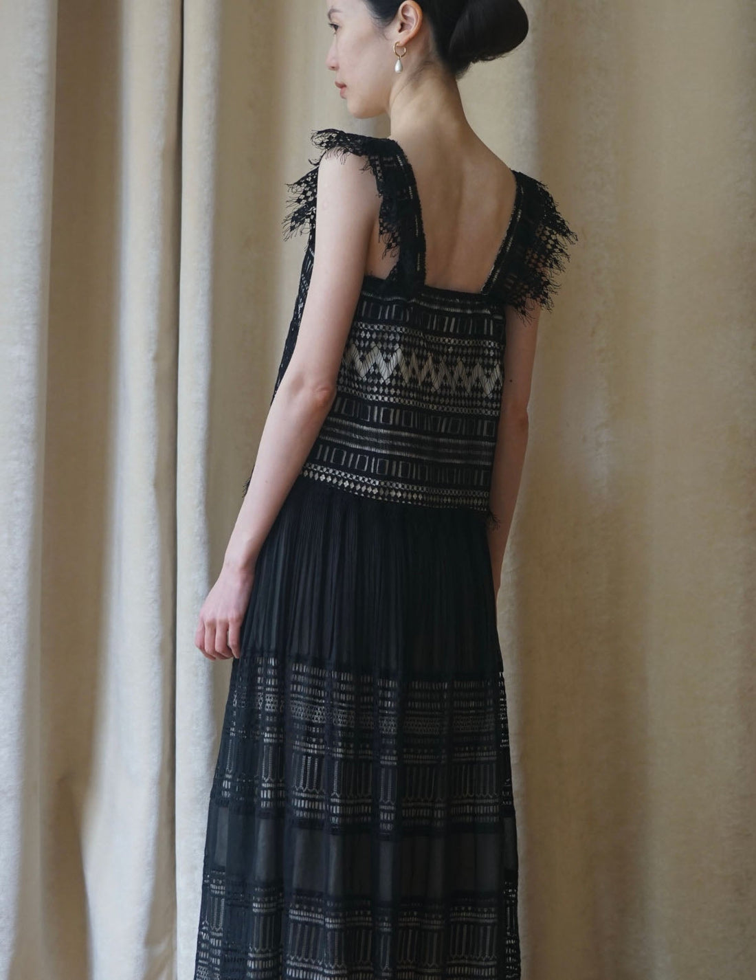 Sun Yu Hong | Triangle Lace Tassel Vest