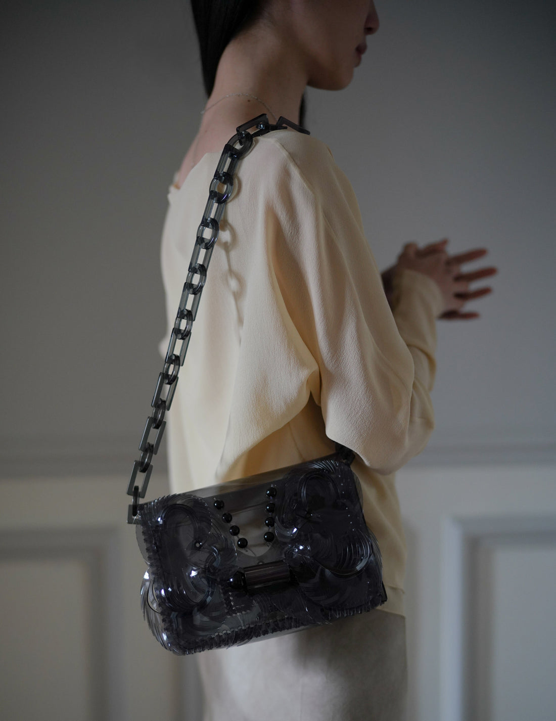 MAME KUROGOUCHI | Transparent Sculptural Mini Chain Bag・Black