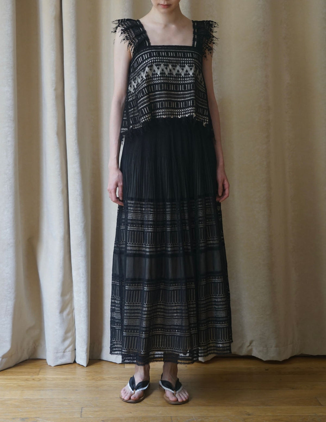 Sun Yu Hong | Triangle Lace Tassel Vest