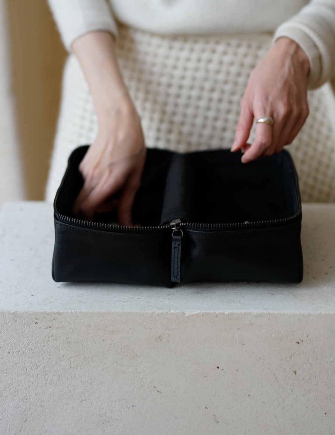 Leather Toiletry Bag・Black