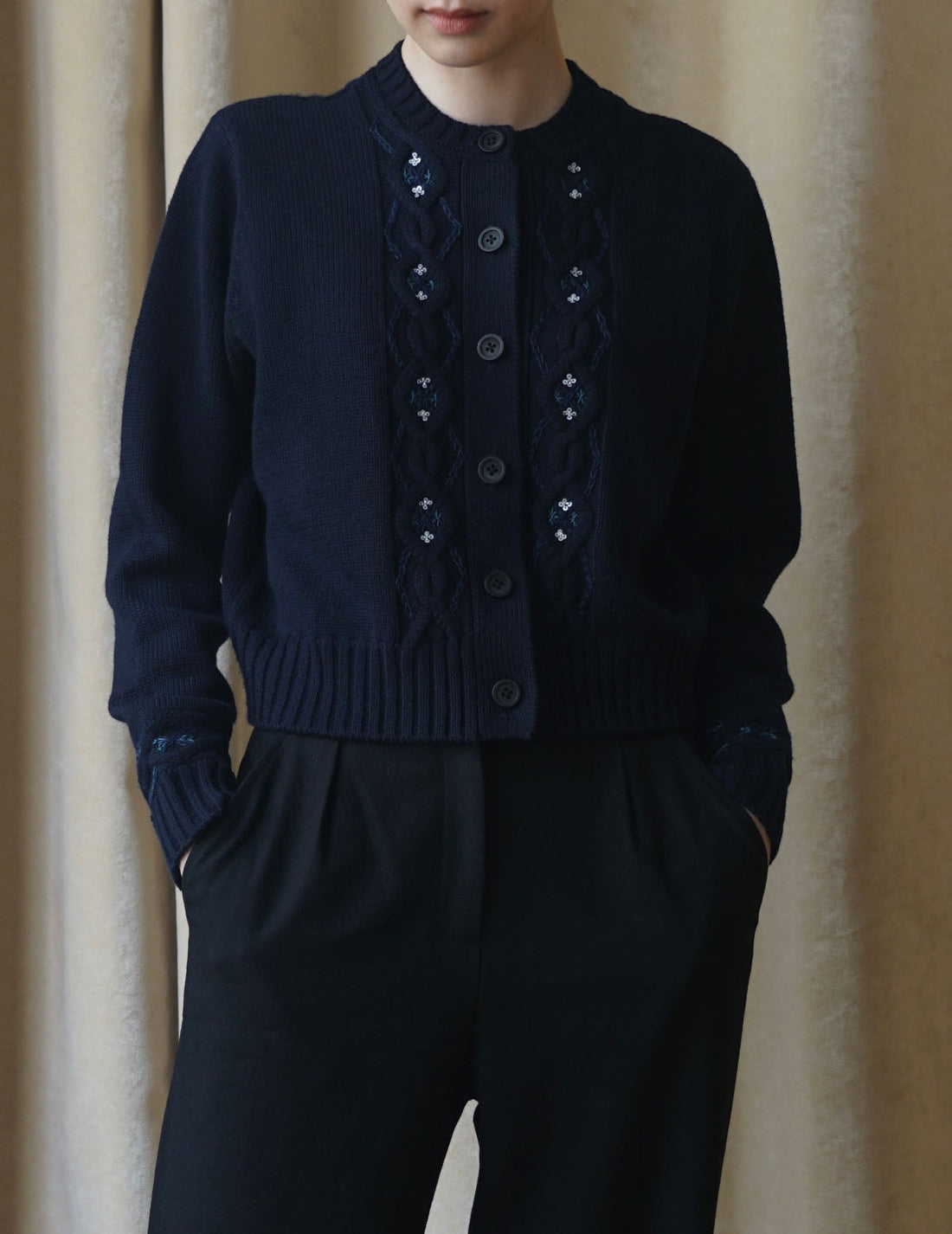 Sun Yu Hong | Beaded Knit Cardigan・Navy