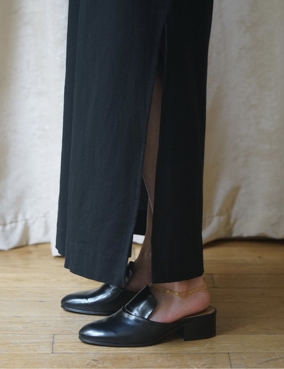 Sun Yu Hong | Cotton Side Slit Skirt・Black