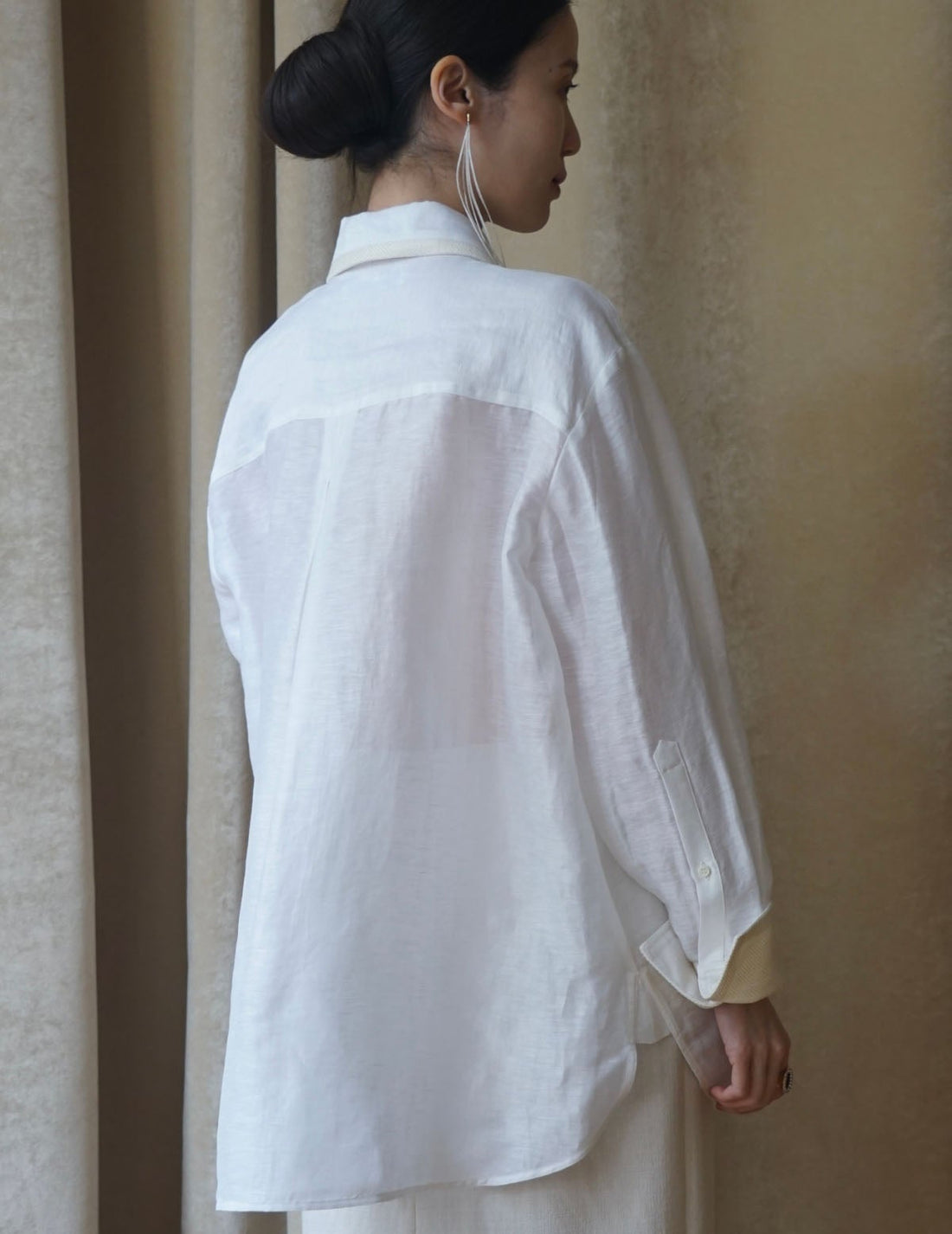 Mark Kenly Domino Tan | Atelier Sigga Shirt・White