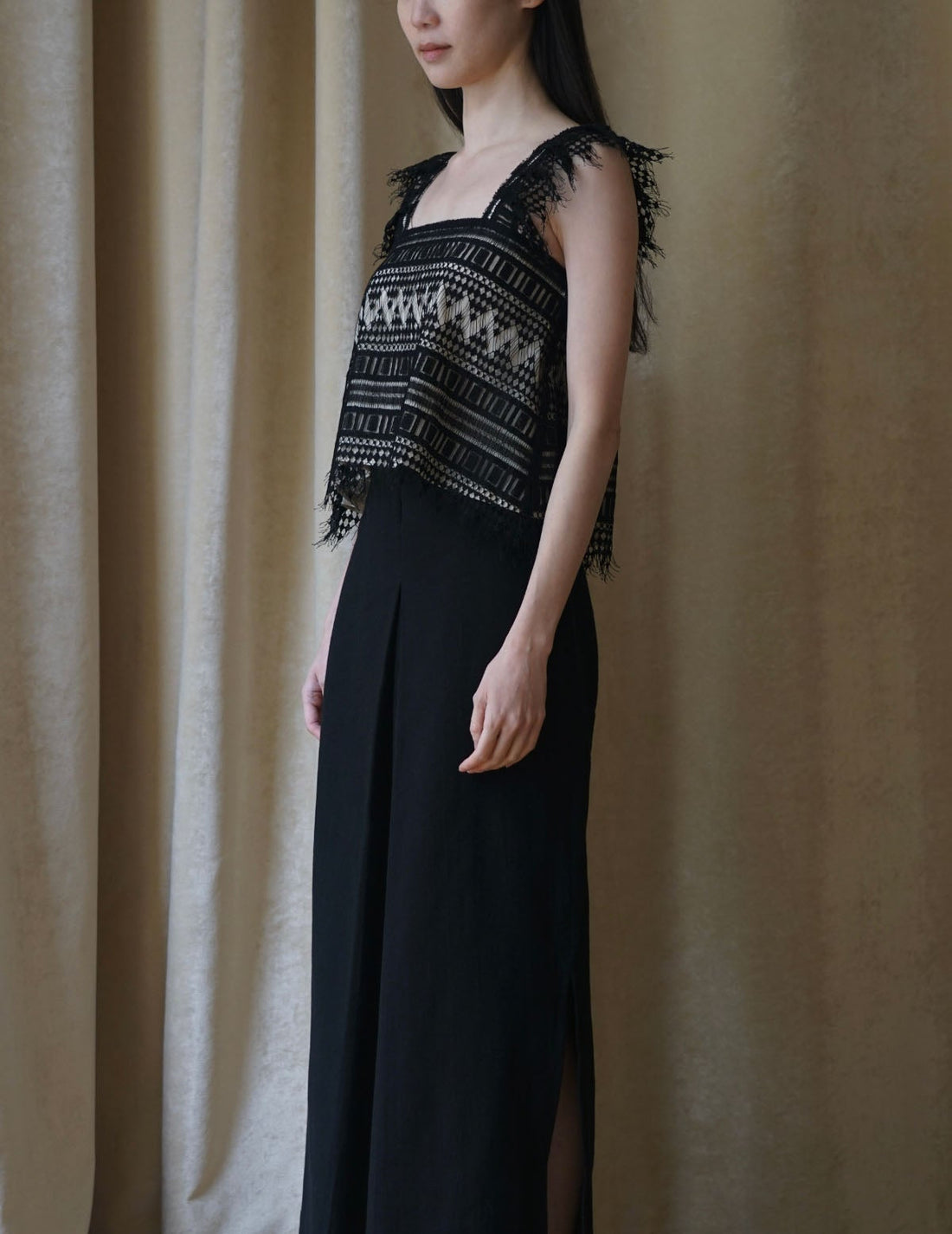 Sun Yu Hong | Triangle Lace Tassel Vest